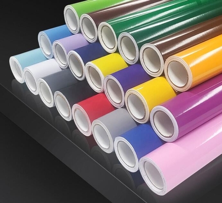 หนังม้วน PVC ที่ติดตัวเอง สติ๊กเกอร์ผนังกันน้ําสําหรับกระเป๋ารถและตกแต่งรถ