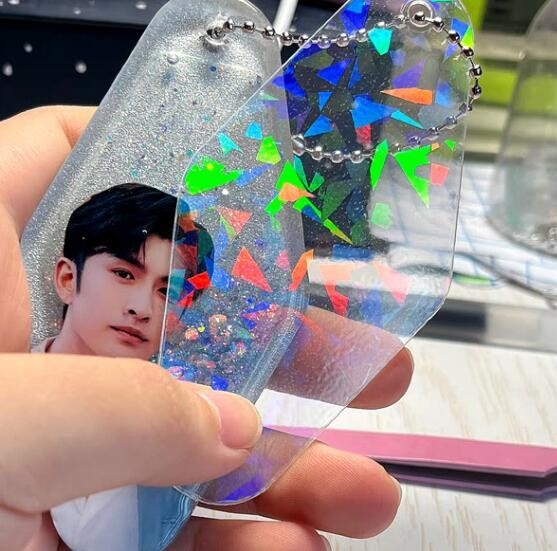 ฟิล์มละเมินเย็นแบบเลเซอร์สีแตกกระจกธรรมดา สําหรับอัลบั้มภาพ ฟิล์มละเมินเย็นทรงหัวใจ