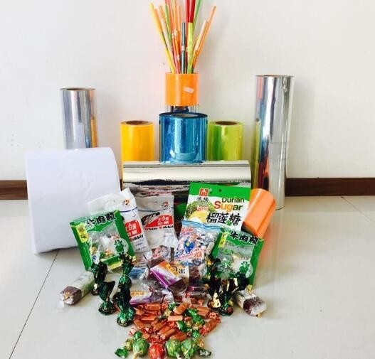 ฟิล์มบรรจุ PVC สีสัน สําหรับการตกแต่งและการพิมพ์ ฟิล์มหมุน PVC ที่แข็งแกร่ง